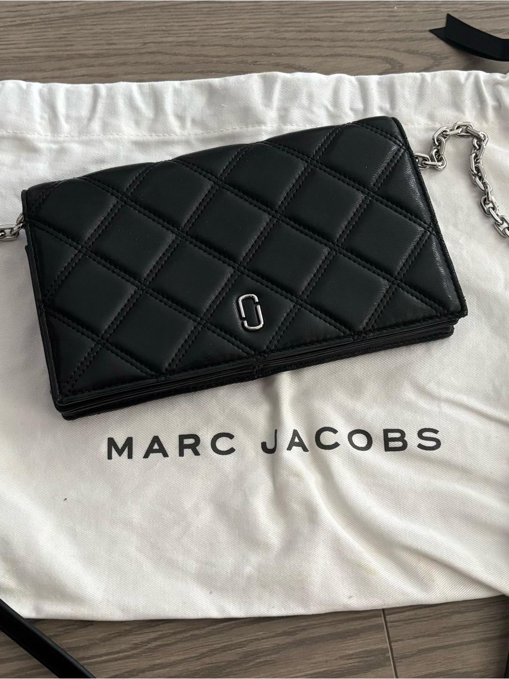Marc Jacobs Black Quilted Chain Crossbody Wallet